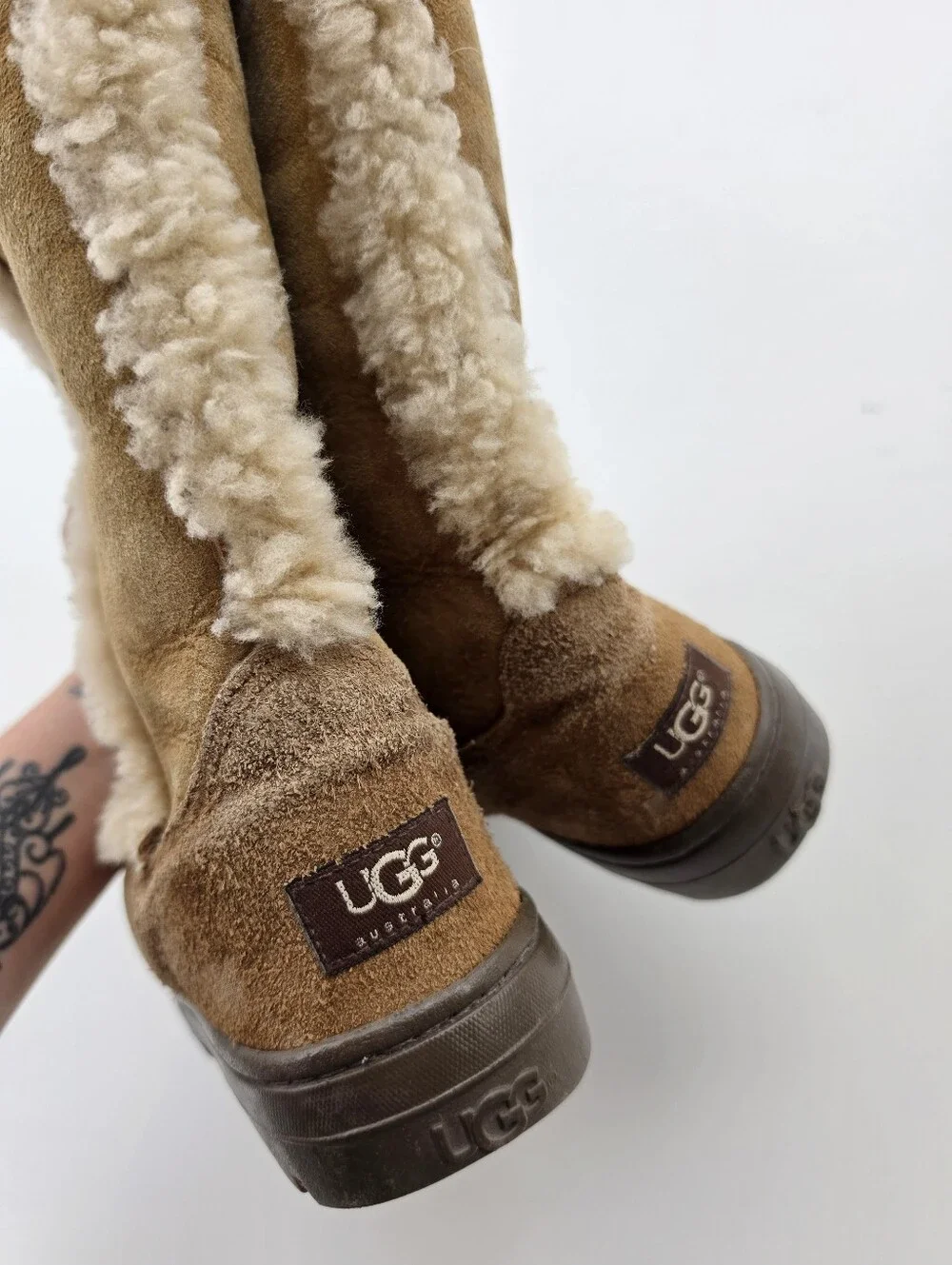 Ugg Australlia Vintage Y2K Chestnut Brown Sundance II Boots